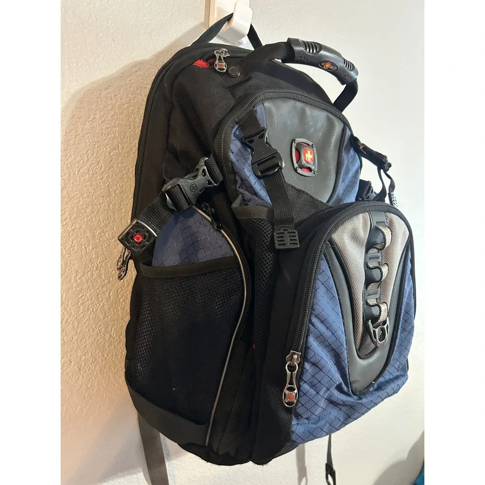 SwissGear by wenger